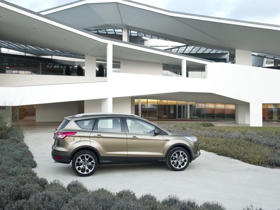  Ford Kuga 2013 года  (фото 20 из 36)